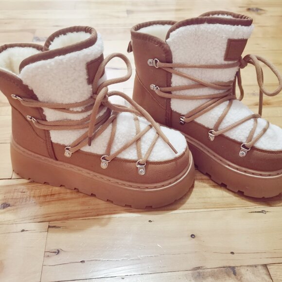winter boots beige and white size 8 - 8.5 - Picture 2 of 5